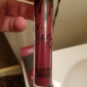 Kylie Jenner Matte Lipstick